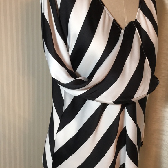 💥HOST PICK💥 INC Black & White Tunic - Picture 8 of 8